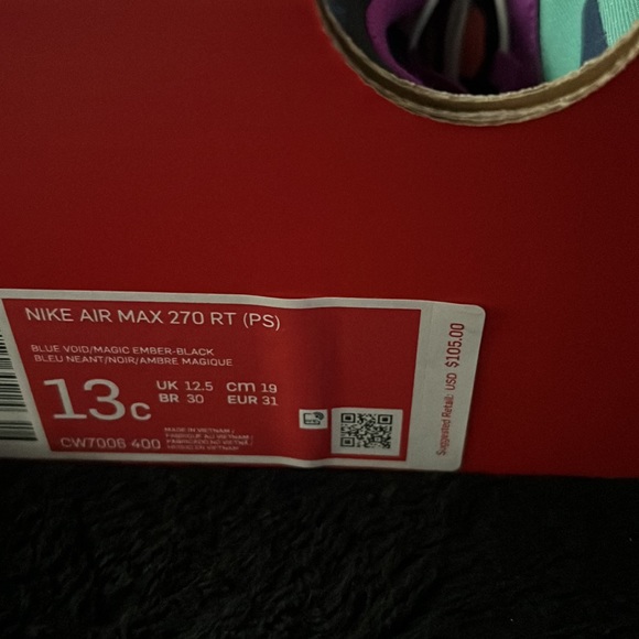 Nike Air Max 270 - Picture 2 of 7